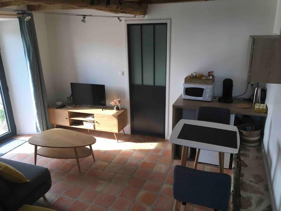 Logement Agreable A La Campagne Saint-Symphorien  Extérieur photo